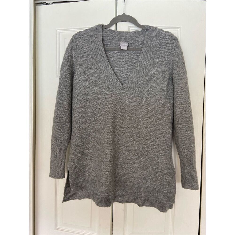 Chico's Women's Size 1 Gray Herringbone V-Neck Tunic Sweater